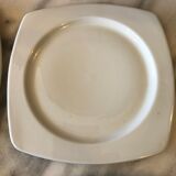 4 white porcelain plates