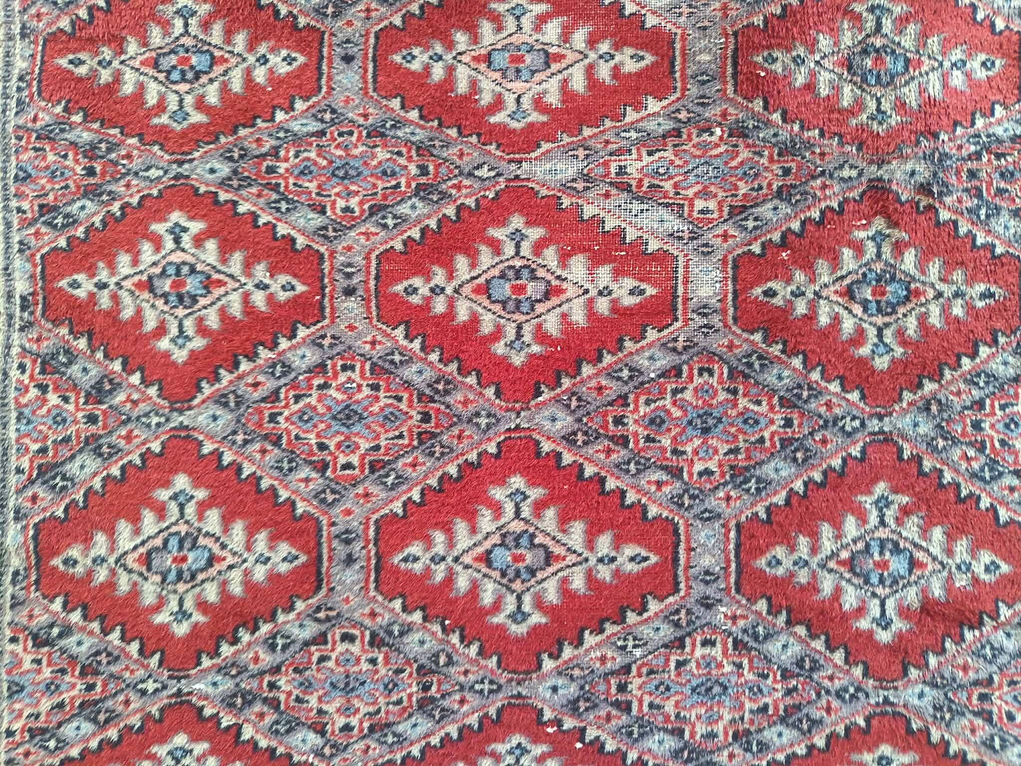 Handmade Pakistani carpet