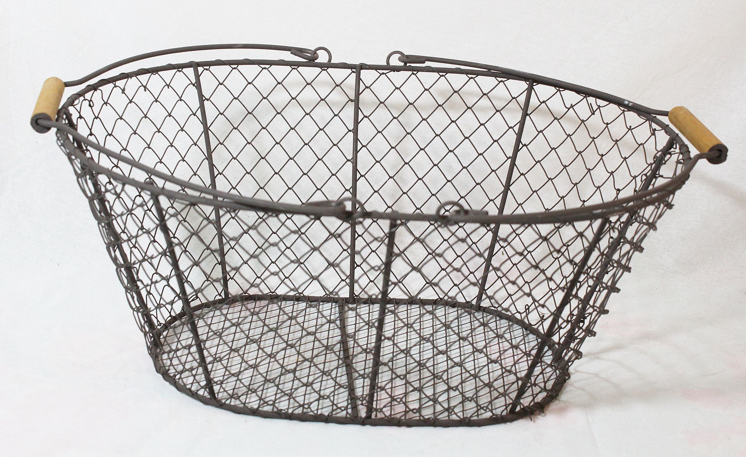 Big vegetable basket in metal