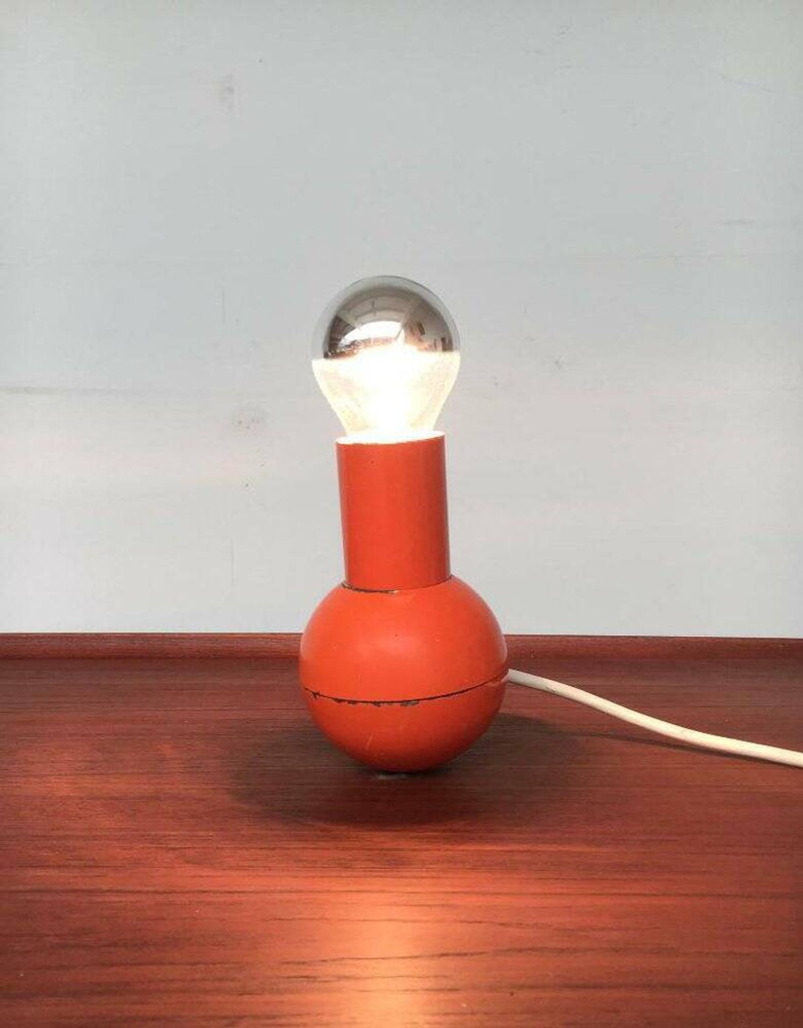 Lampe de table équilibrante de l'ère spatiale du milieu du siècle, années 1960