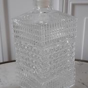 Set of whisky decanter and its 4 assorted glasses 70s