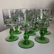 Set de 12 verres gobelets massifs à pied 1960