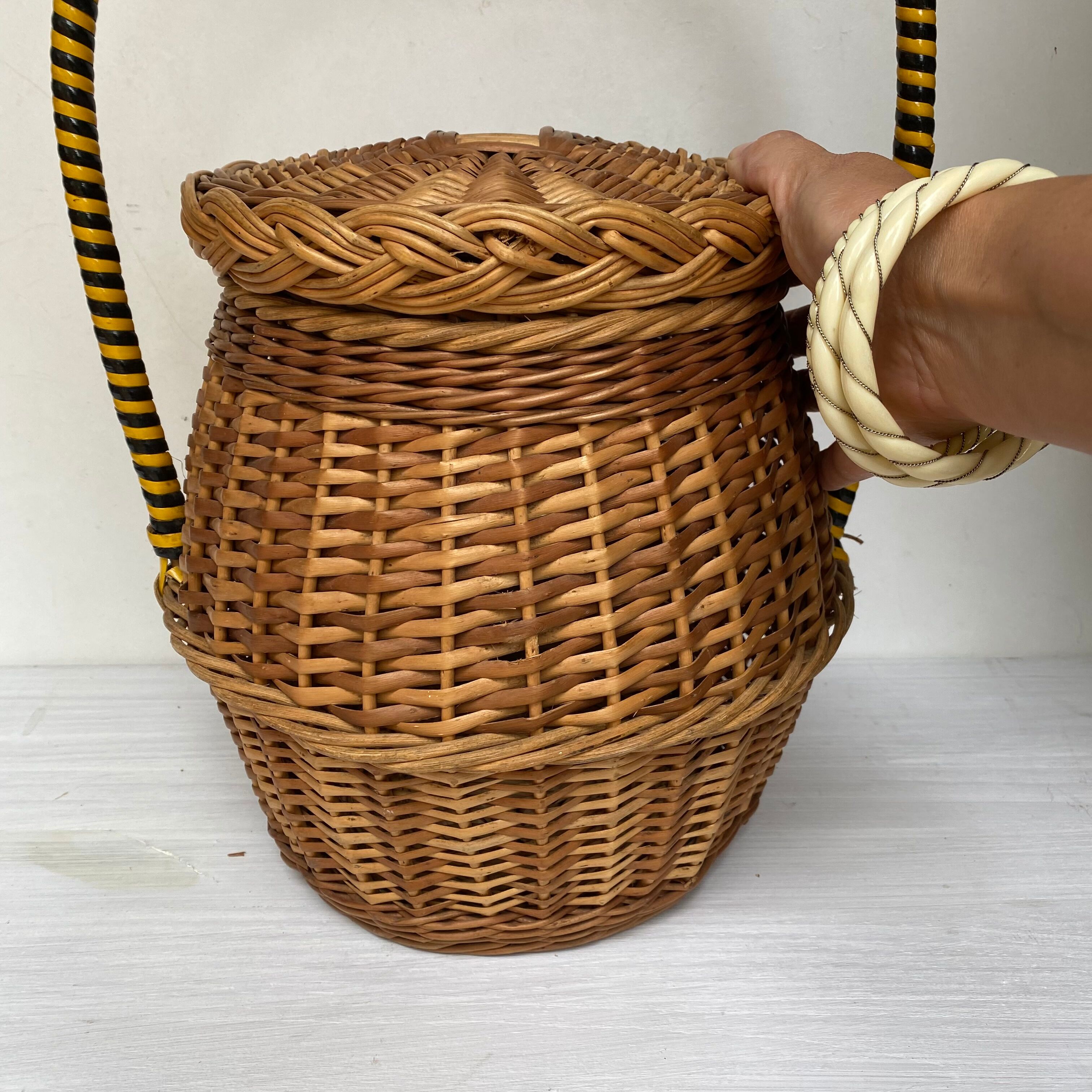 Vintage basket with lid