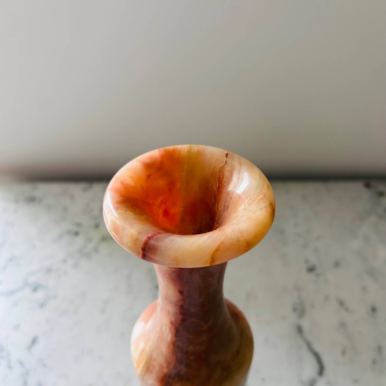 Vase en onyx rose
