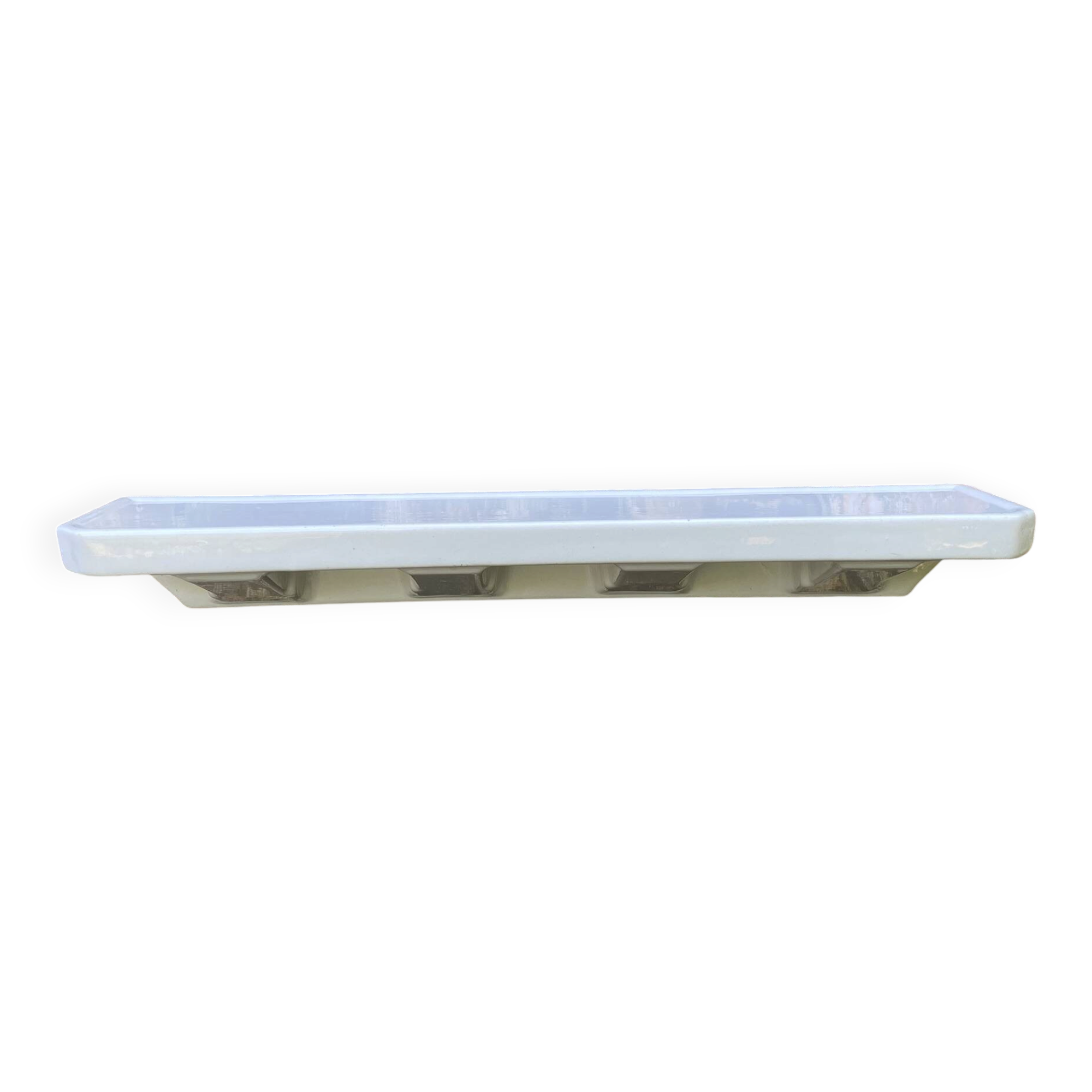 Antique wall shelf for bathroom in white porcelain.