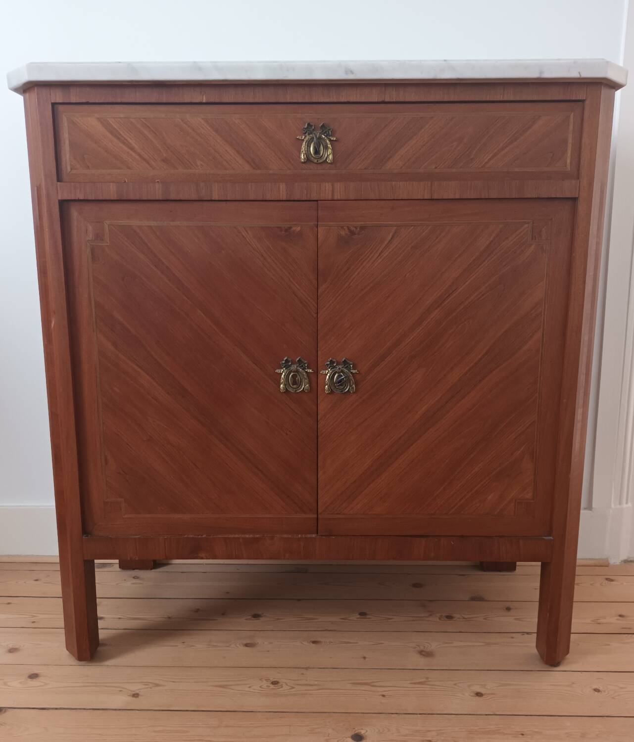 Small old chest of drawers