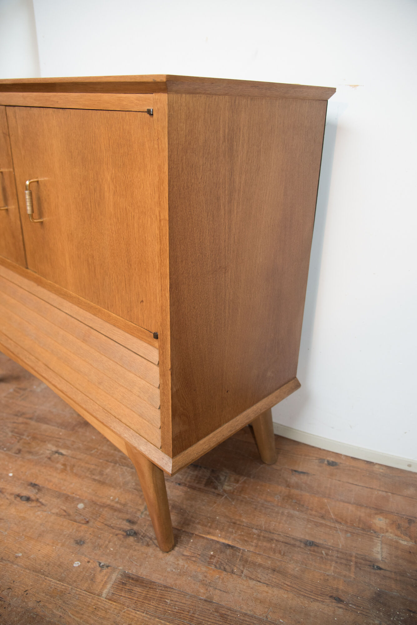 1950s vinyls dresser