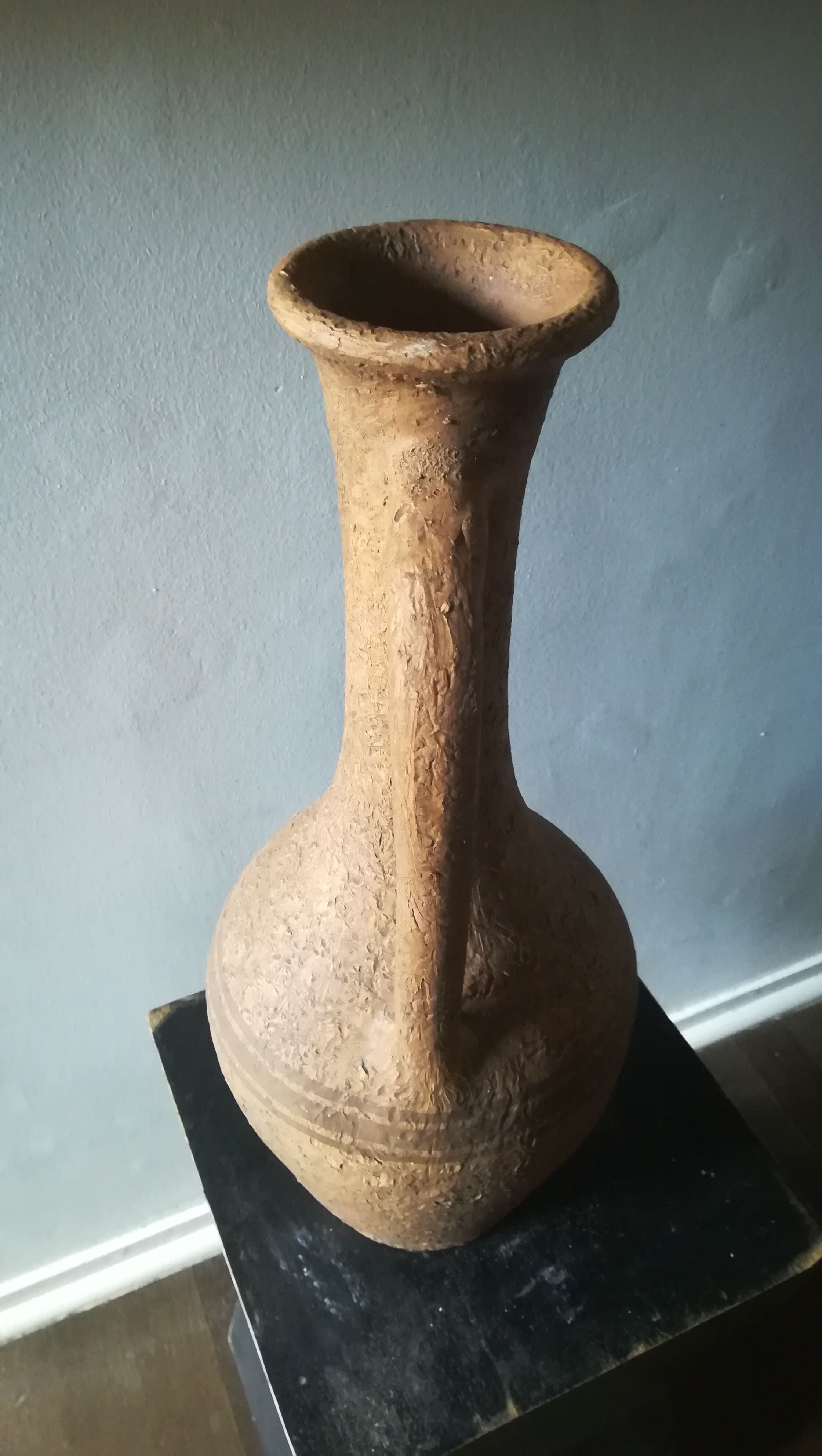 R & M of Valencia, the barn at the potters, vase with 2 handles.