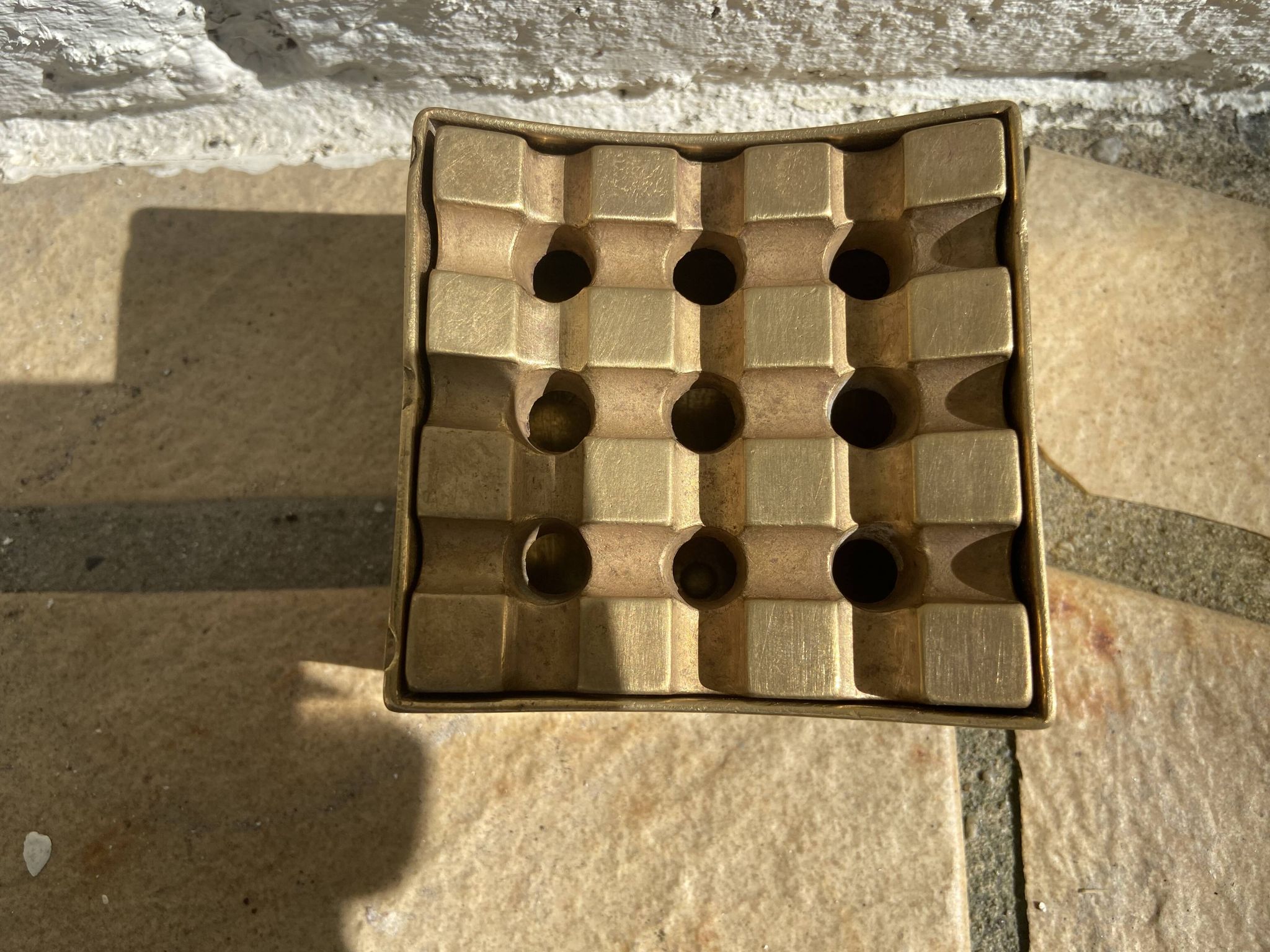 Ultime style ashtray