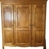 Armoire ancienne style Louis XV