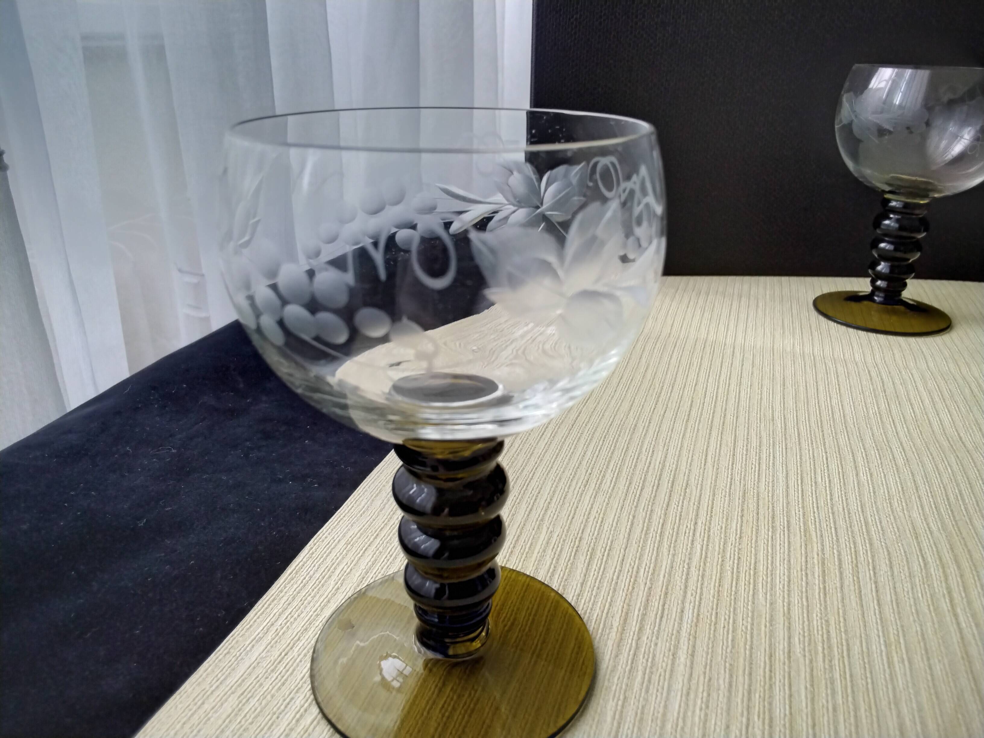 6 Alsace white wine glasses with engraved grape cluster decoration
