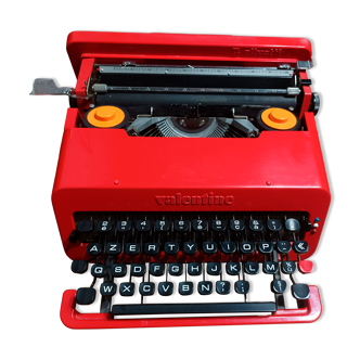 Machine à écrire valentine Ettore Sottsass  Olivetti made in Barcelona