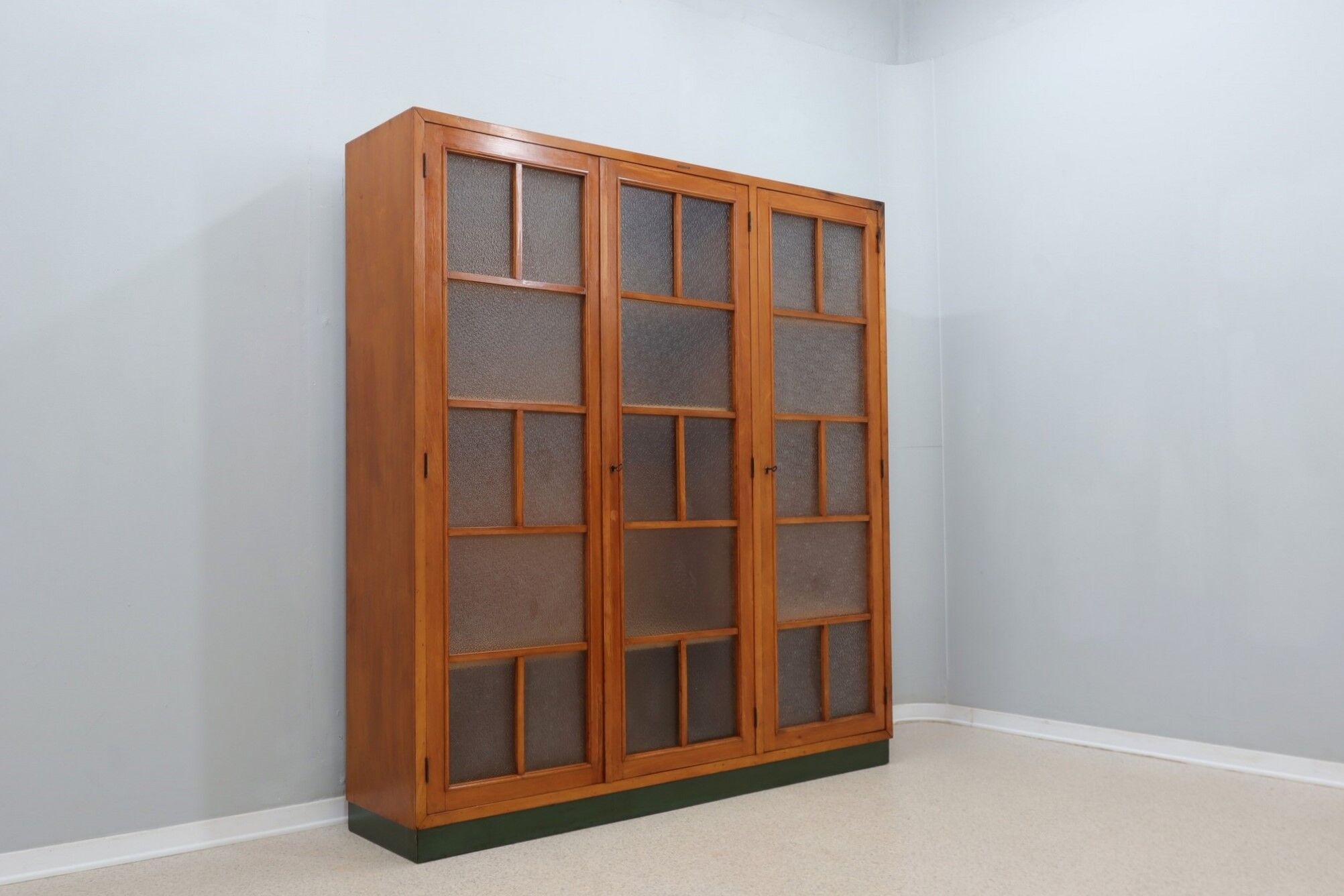 Vintage storage cabinet credenza Italy 1940s