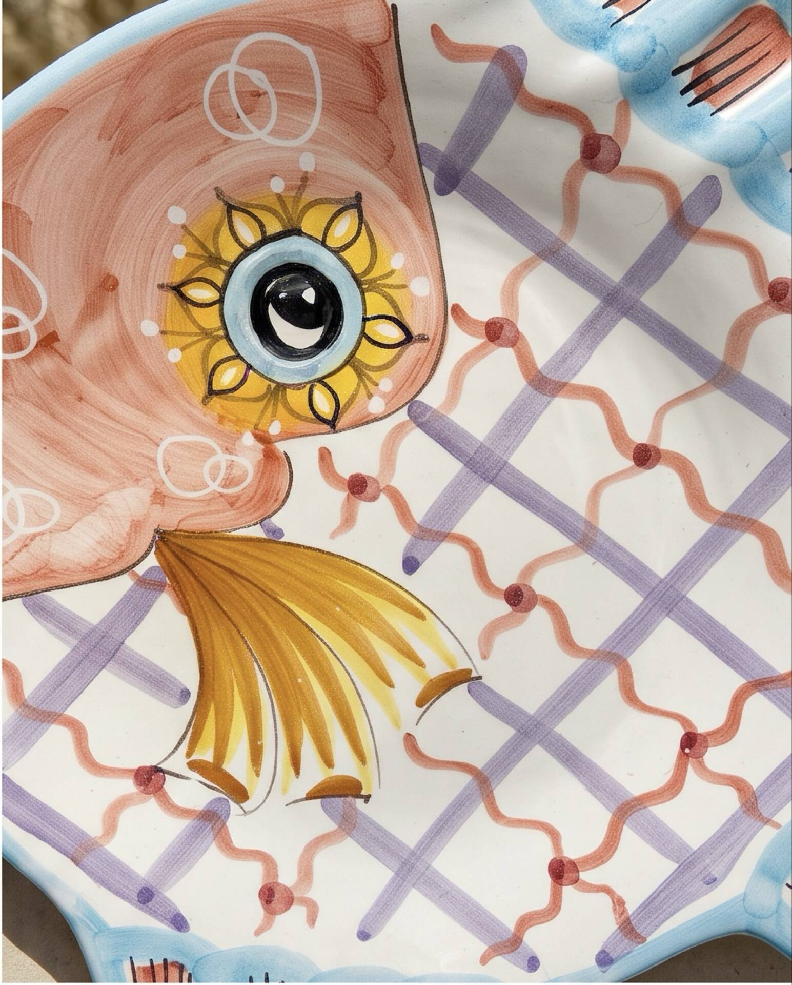Hand-painted ceramic fish plate – Vietri sul Mare, Italy