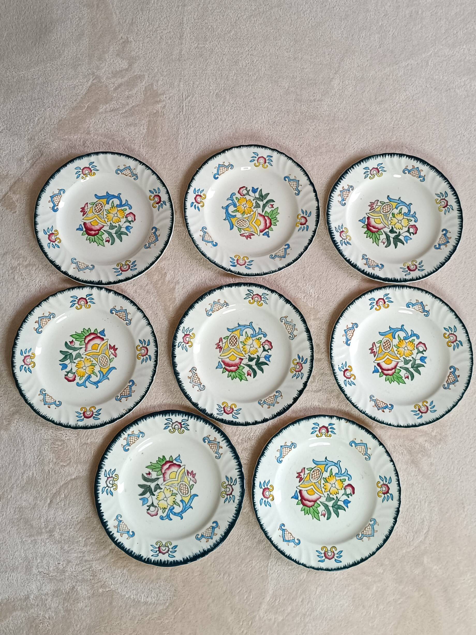 Set of 8 vintage Longwy Vieux Rouen dessert plates