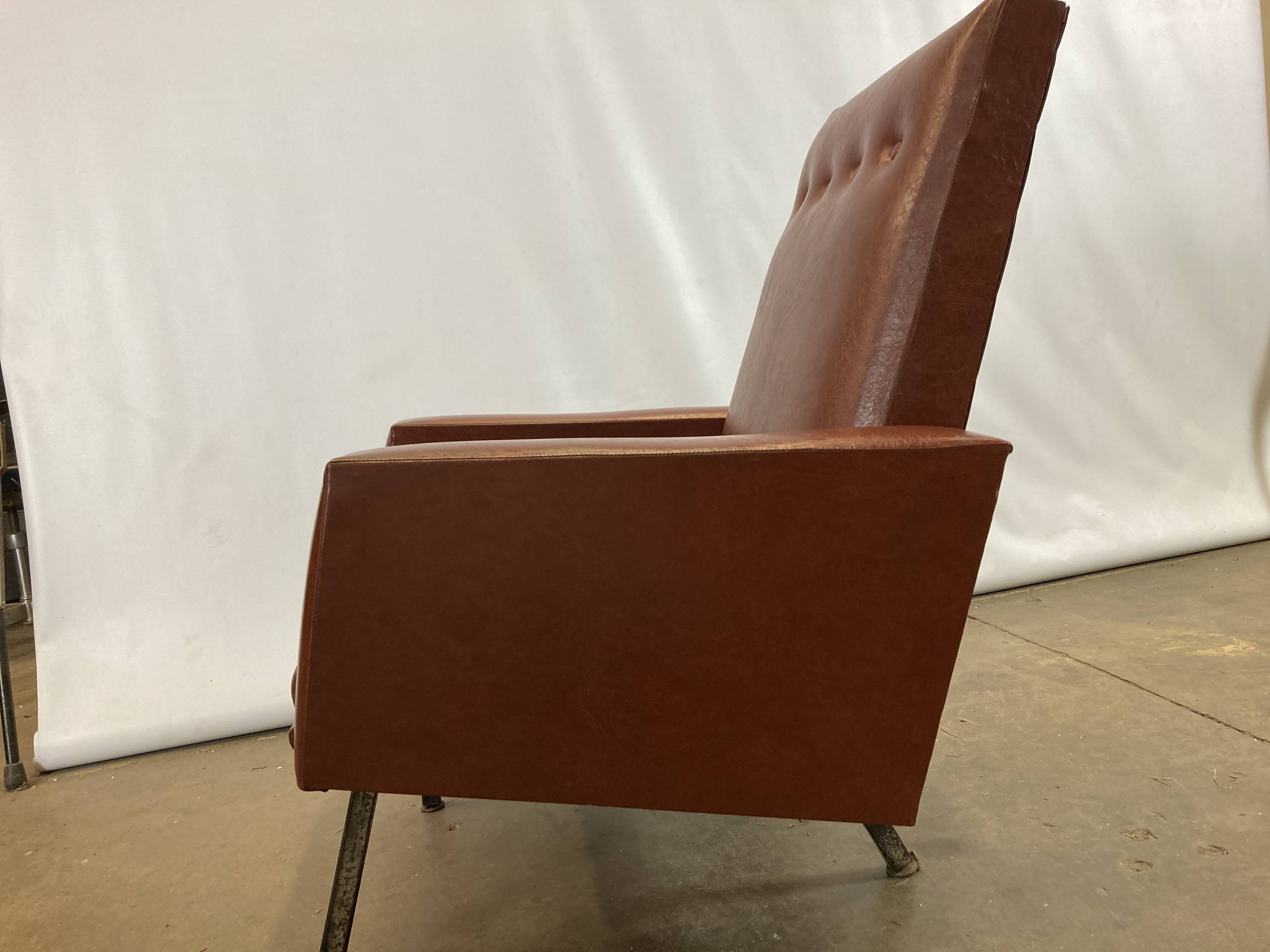 Fauteuil vintage simili cuir bordeaux