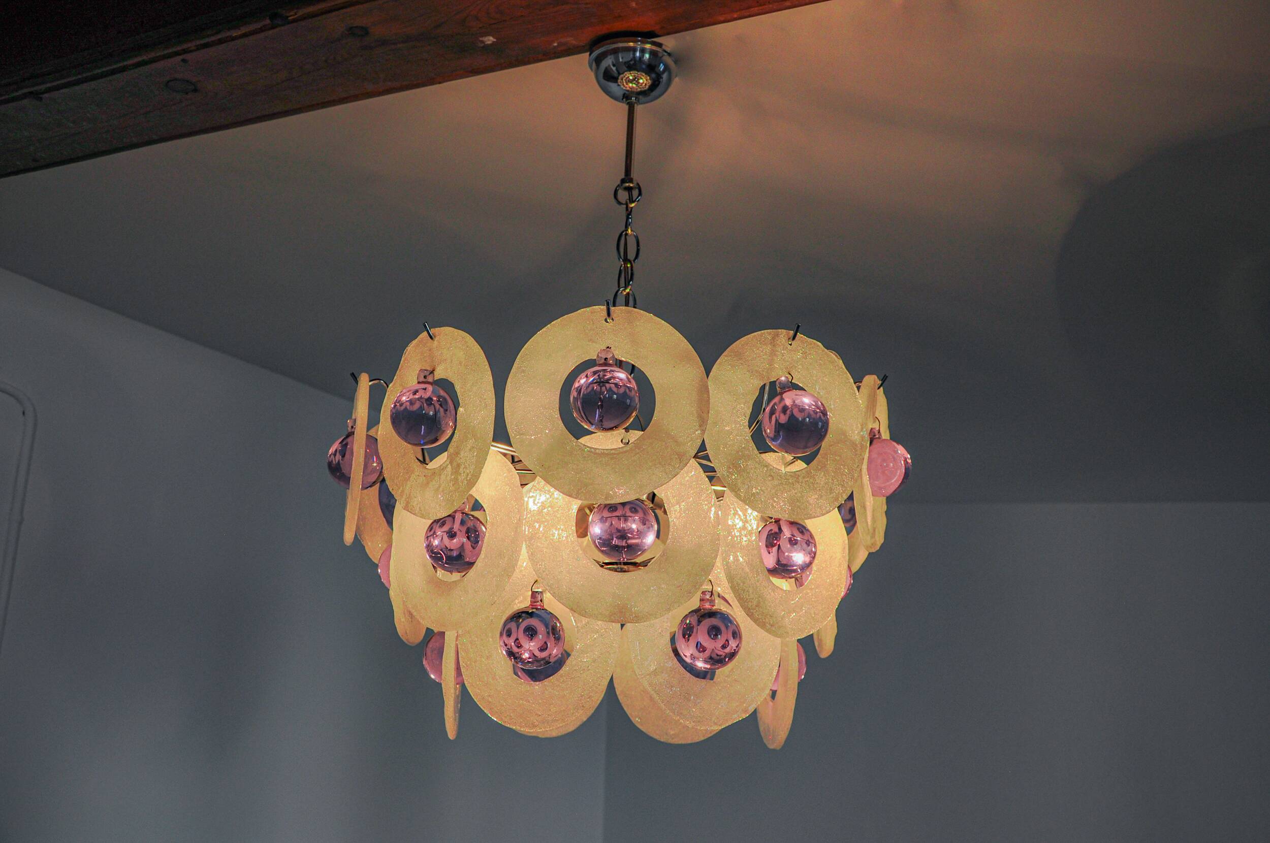 Sphera chandelier by Gino Vistosi, purple and white murano glass, Italy, 1970