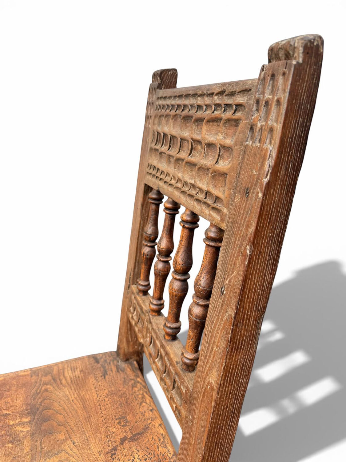 Rare high chair from the 16th/17th century in solid oak.