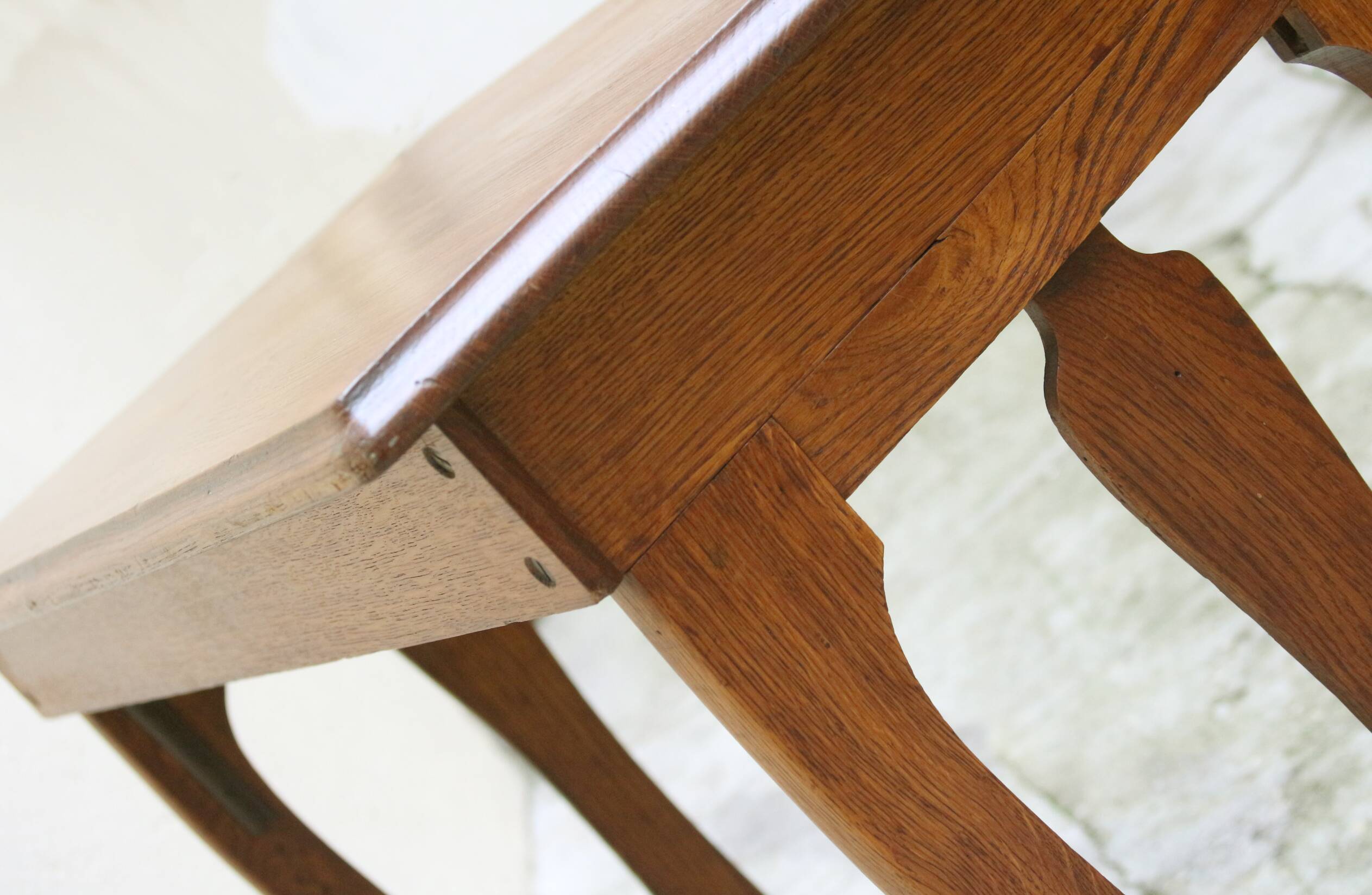 Exceptional: 19th century oak serving trolley, comes from the Senate