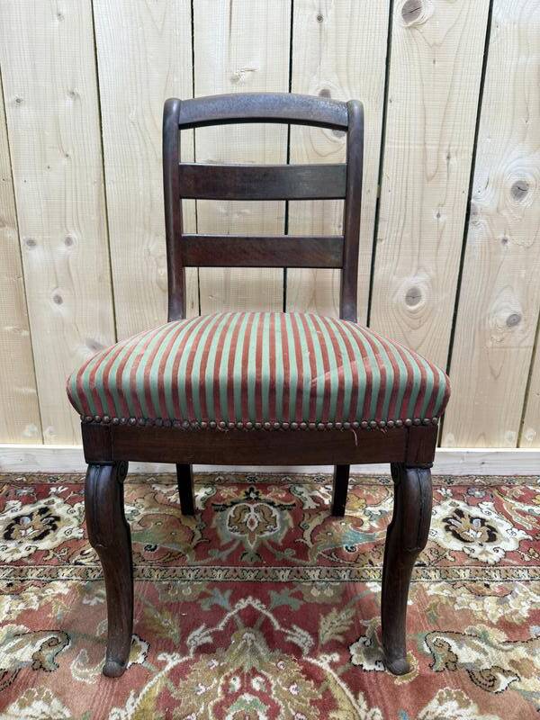 Suite de 6 chaises époque Restauration à restaurer