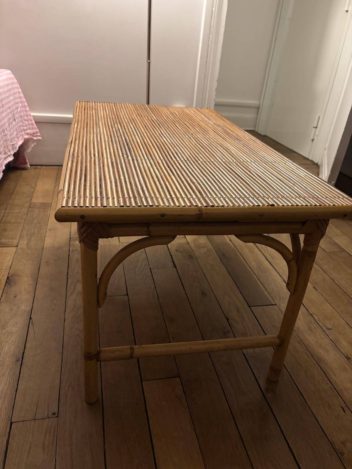 Rattan coffee table in good condition