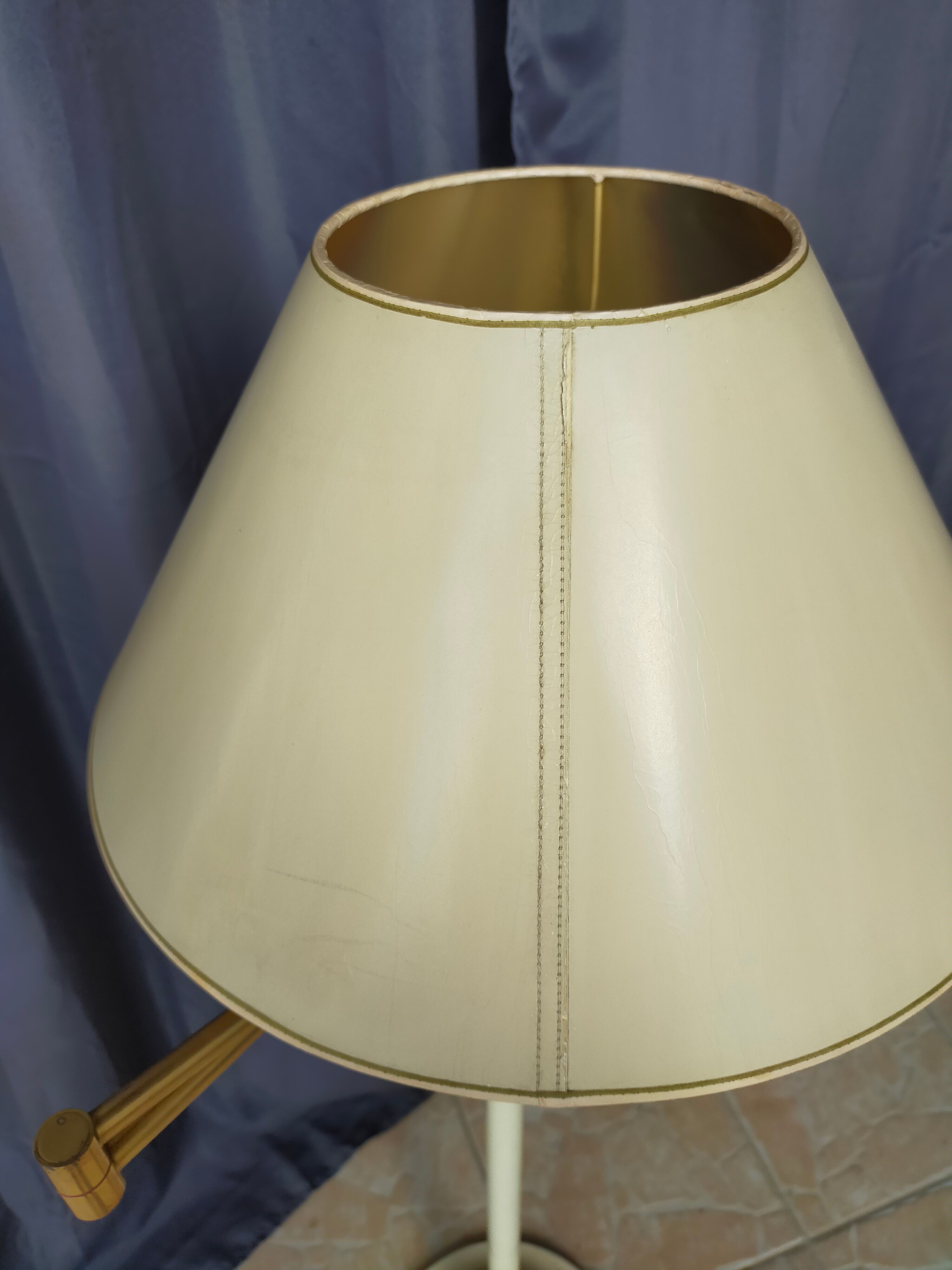 Articulated floor lamp 1950 design in metal and brass