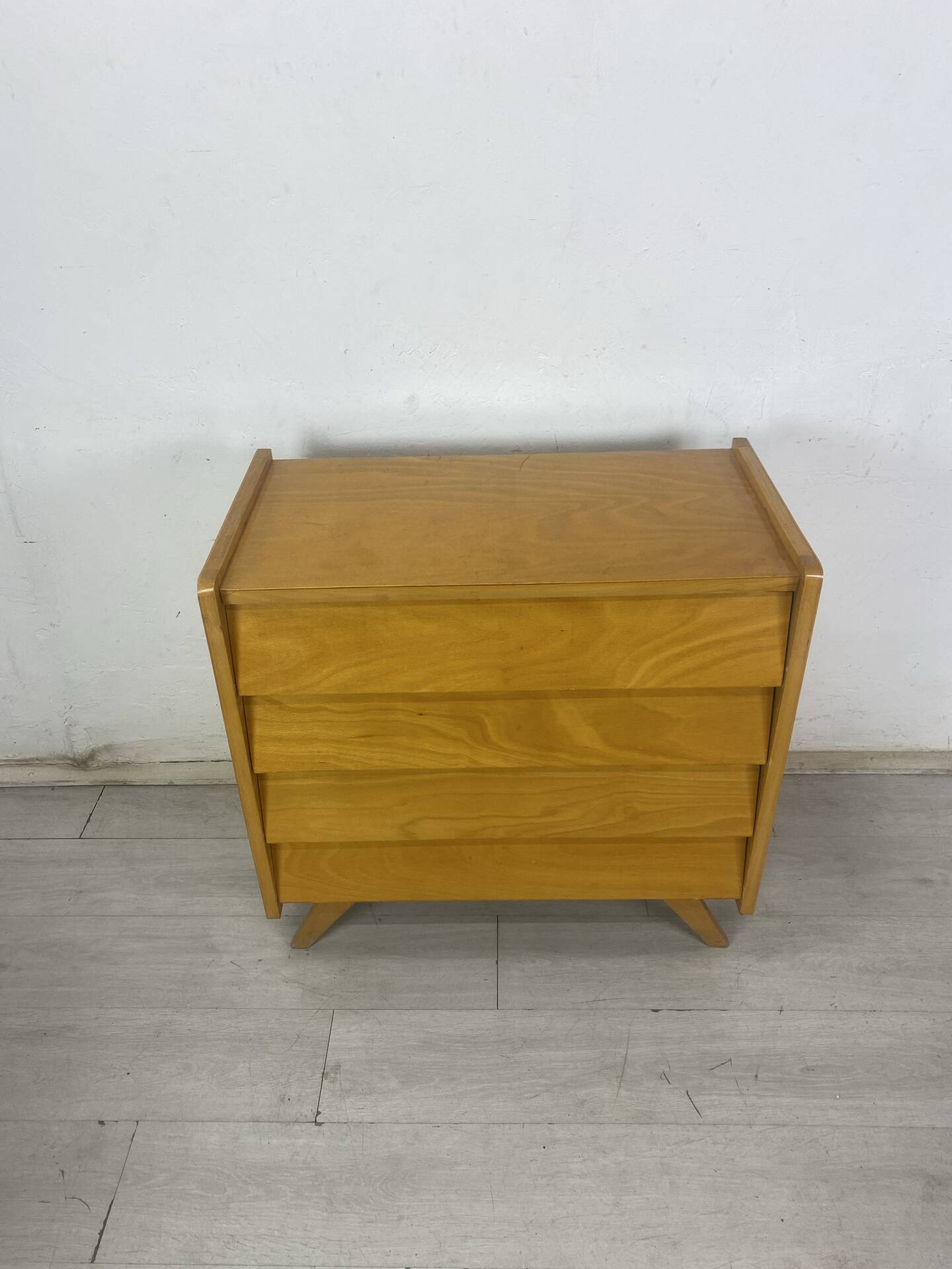 Vintage chest of drawers