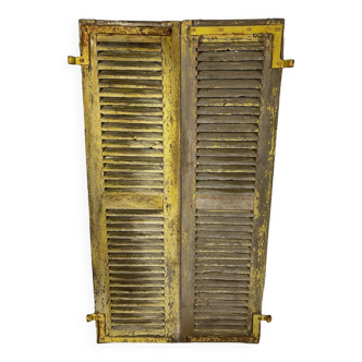 Paire d’anciens volets en bois