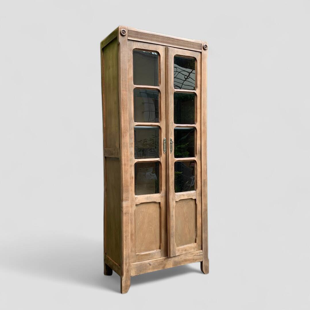 Armoire parisienne vitrée en bois brut, 1940