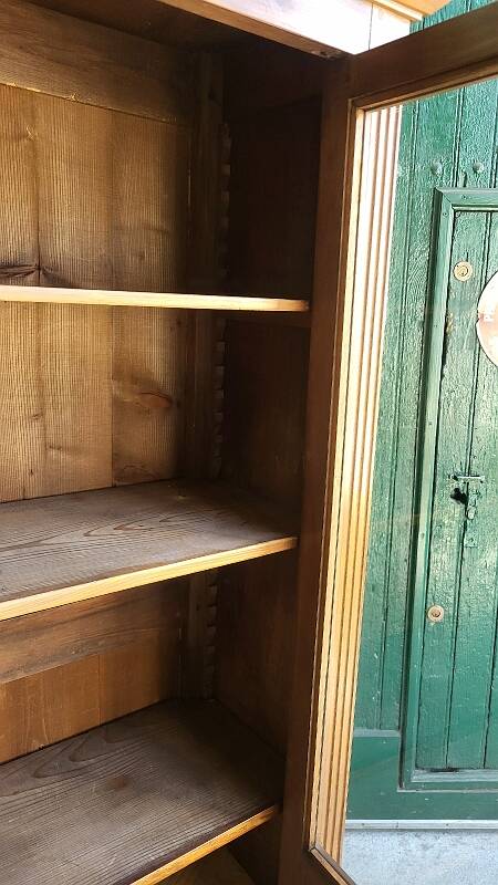 Display cabinet louis xvi style 2 doors in walnut