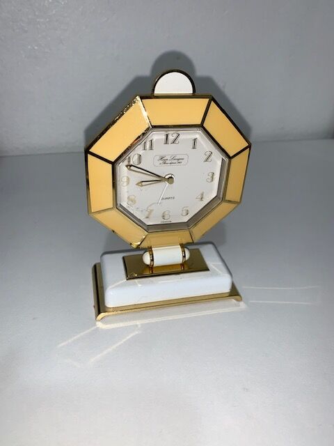 Hour Lavigne clock in gilded metal