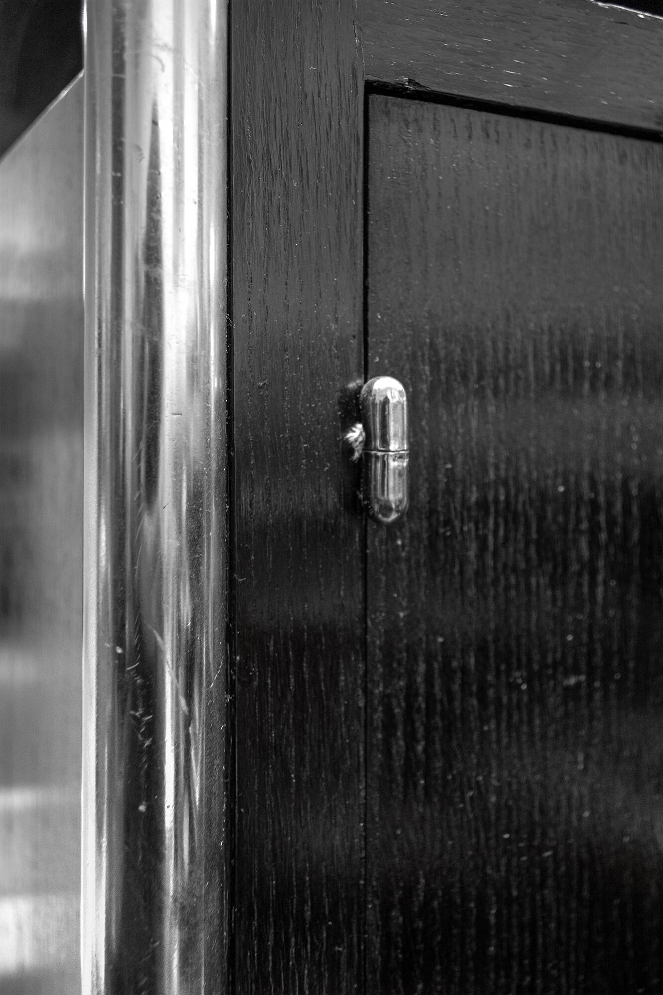 Buffet en acier et bois,  Bruno Weil pour Thonet, années 1930