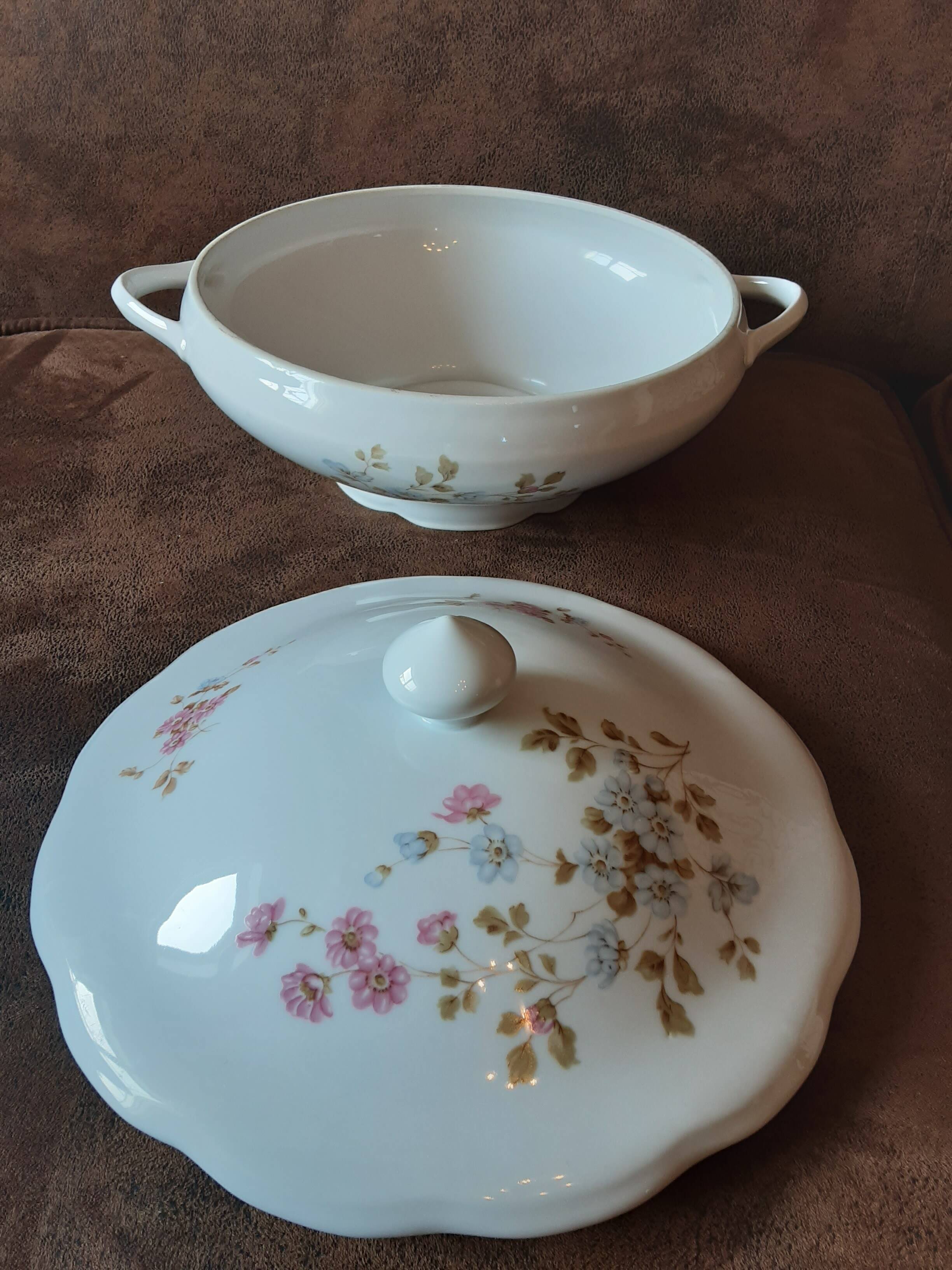 Soup tureen A Deshoulieres