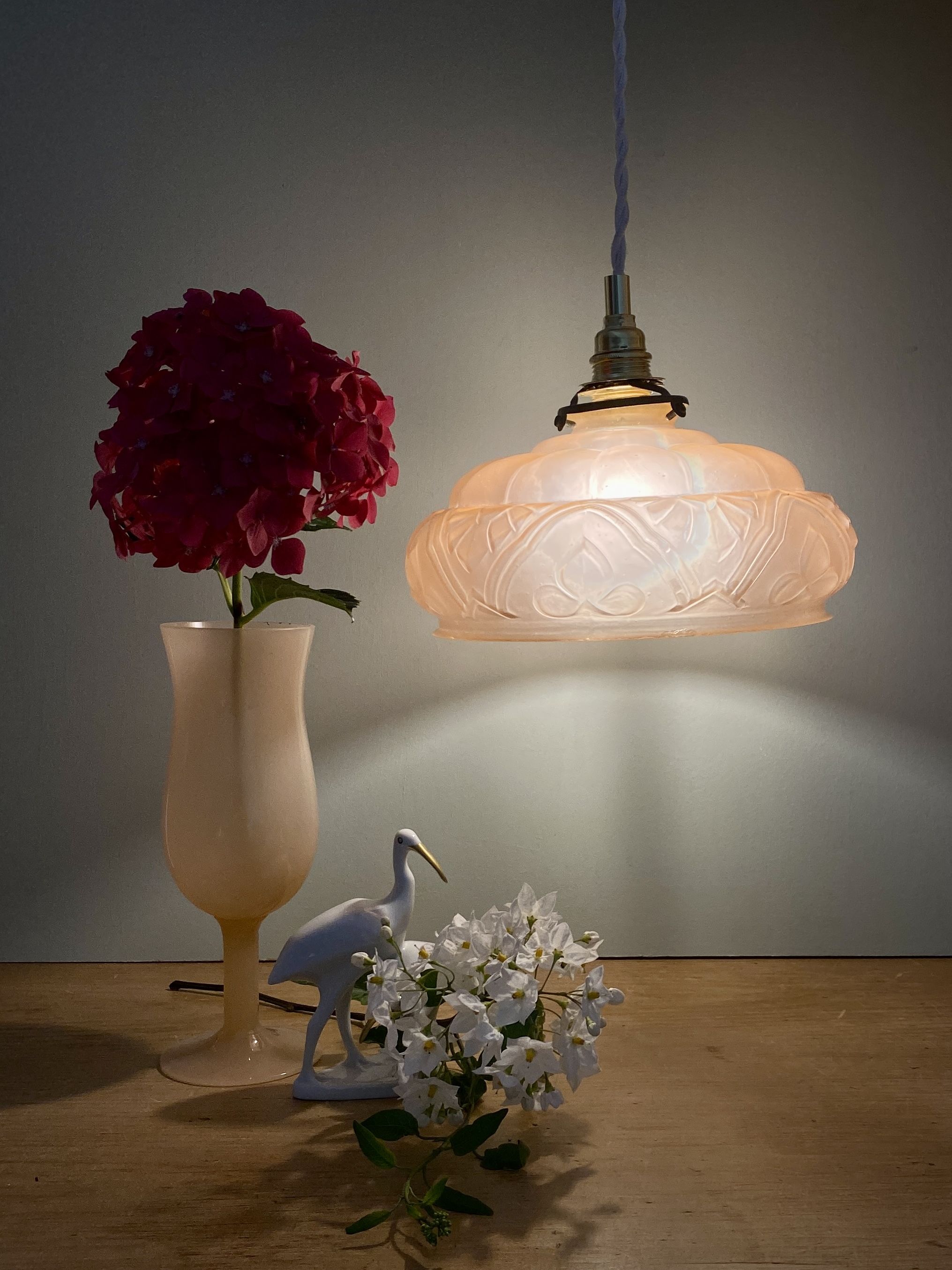 Suspension lampshade vintage art deco in pink frosted glass