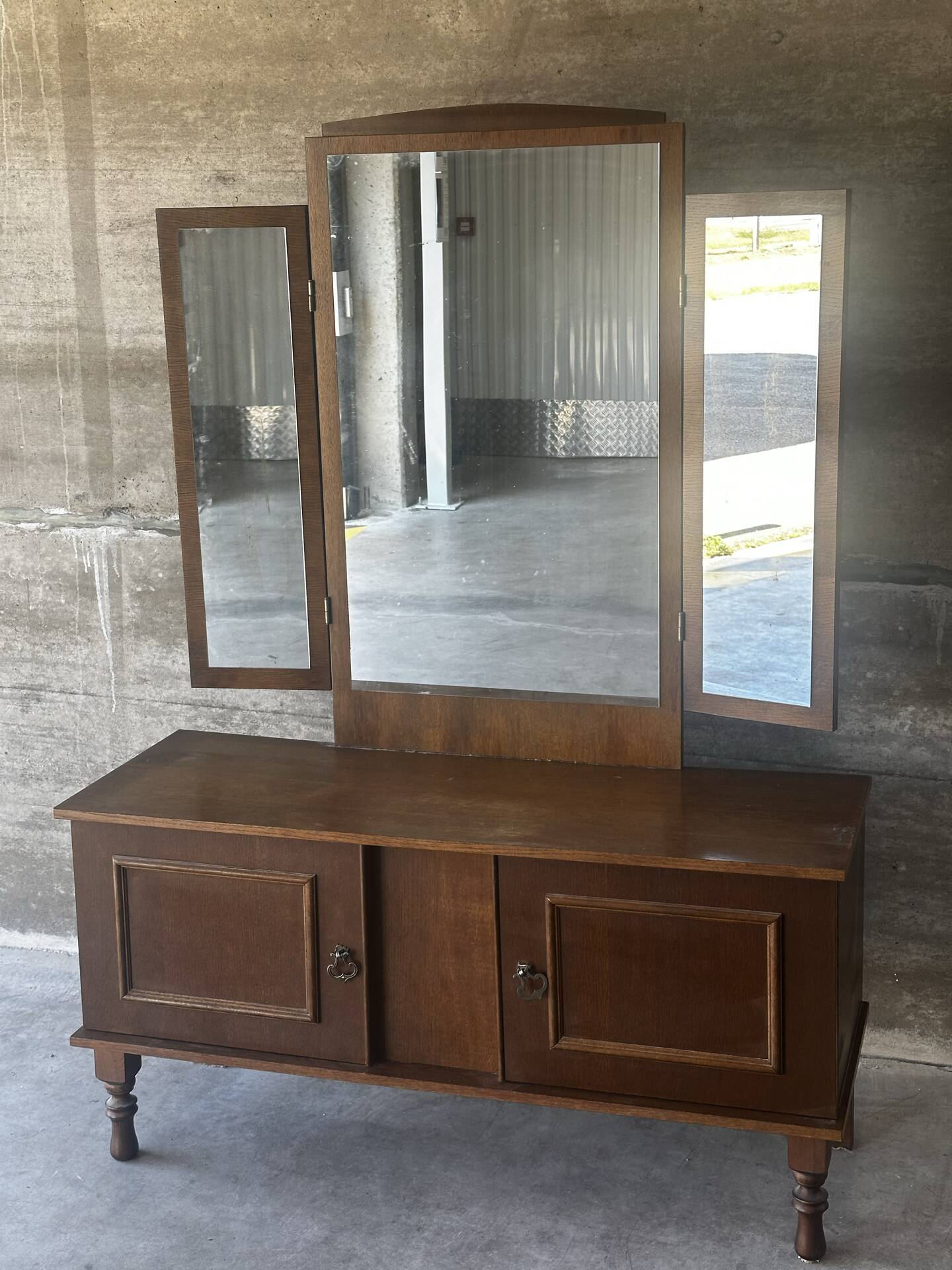 Coiffeuse vintage à miroir triptyque, années 1950