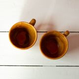 2 tasses en grès Henriot Quimper HB