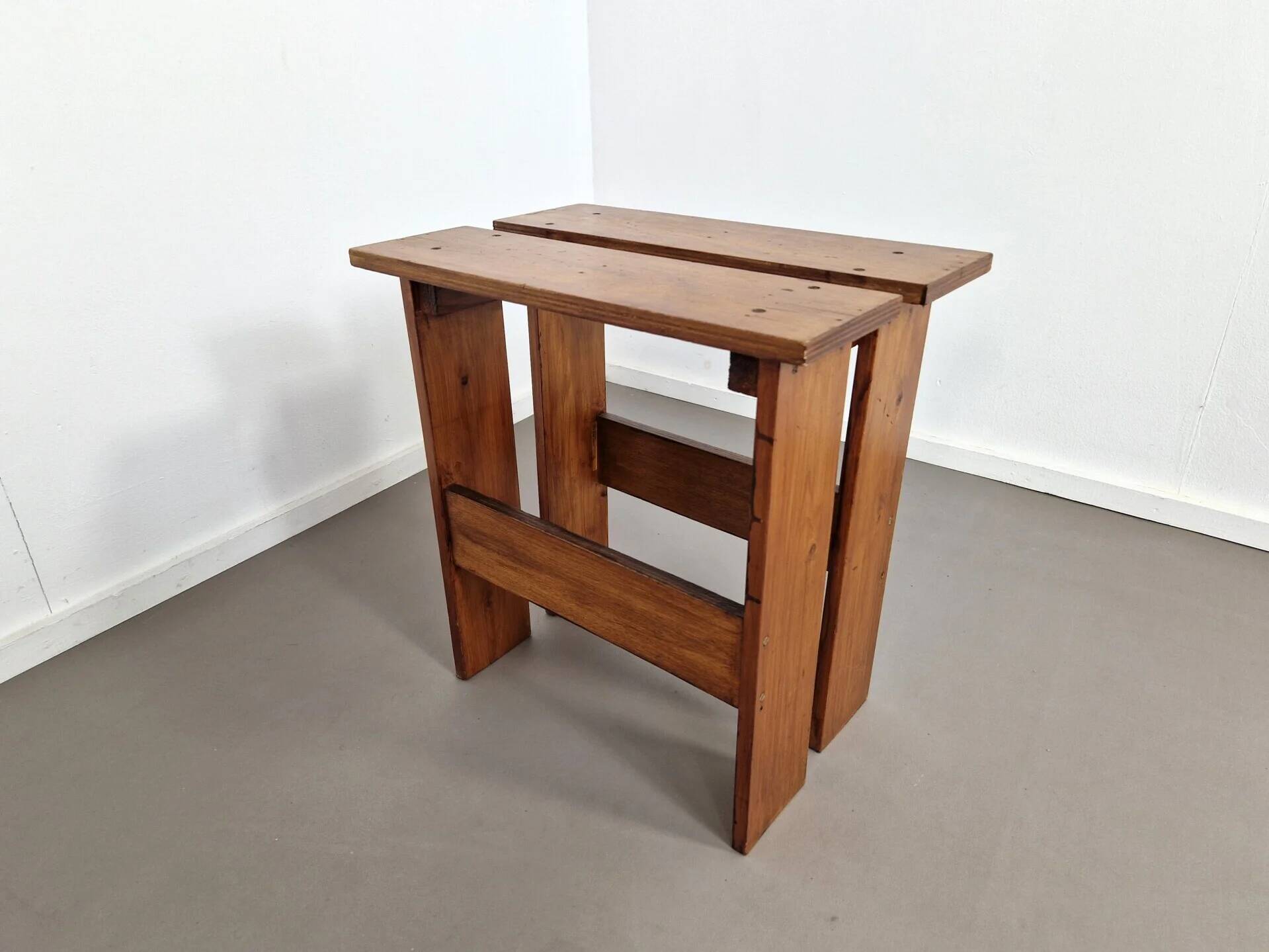 Modernist side table | 1960s