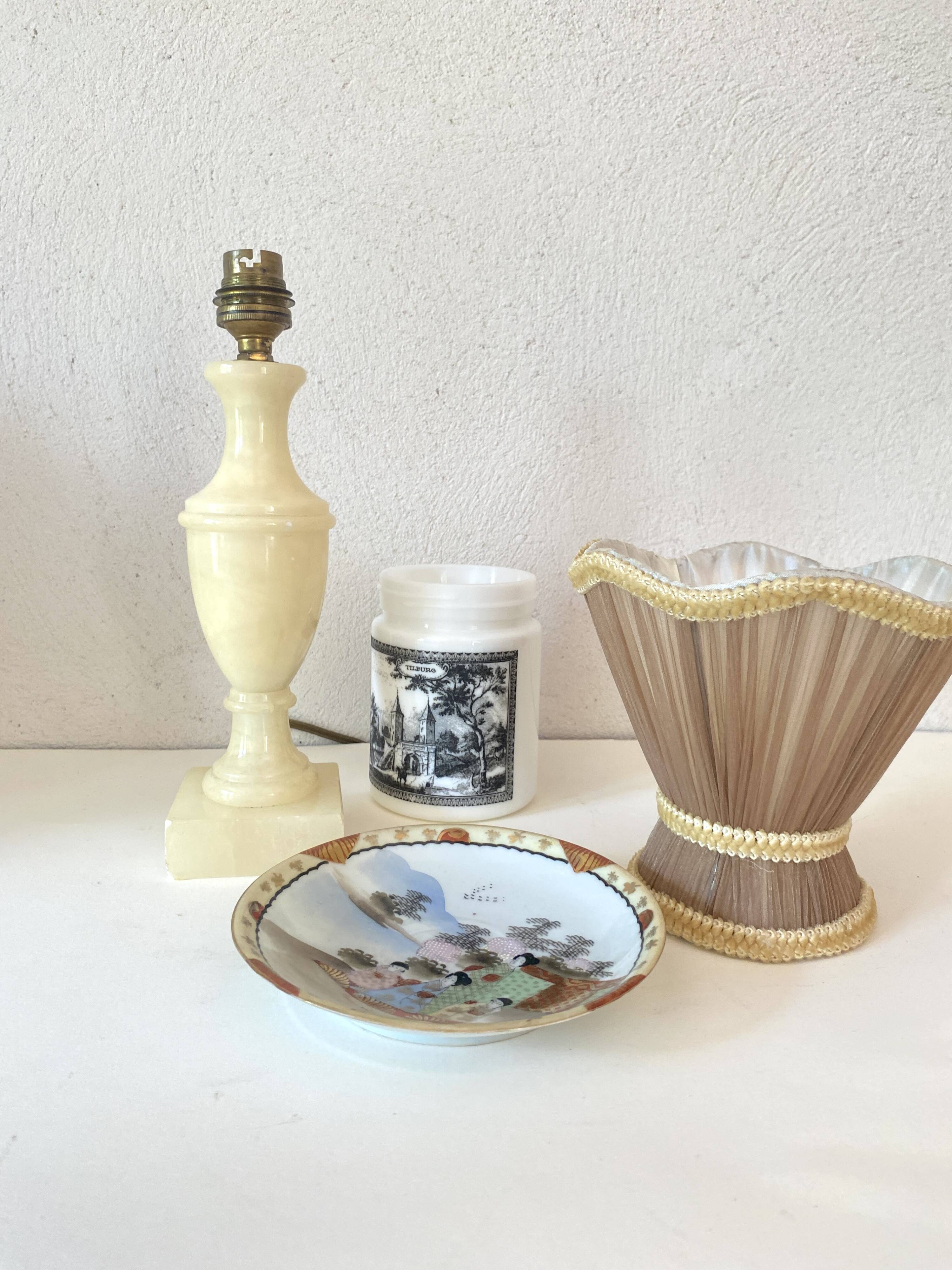 Varnished alabaster lamp, new fabric cable, mesh lampshade