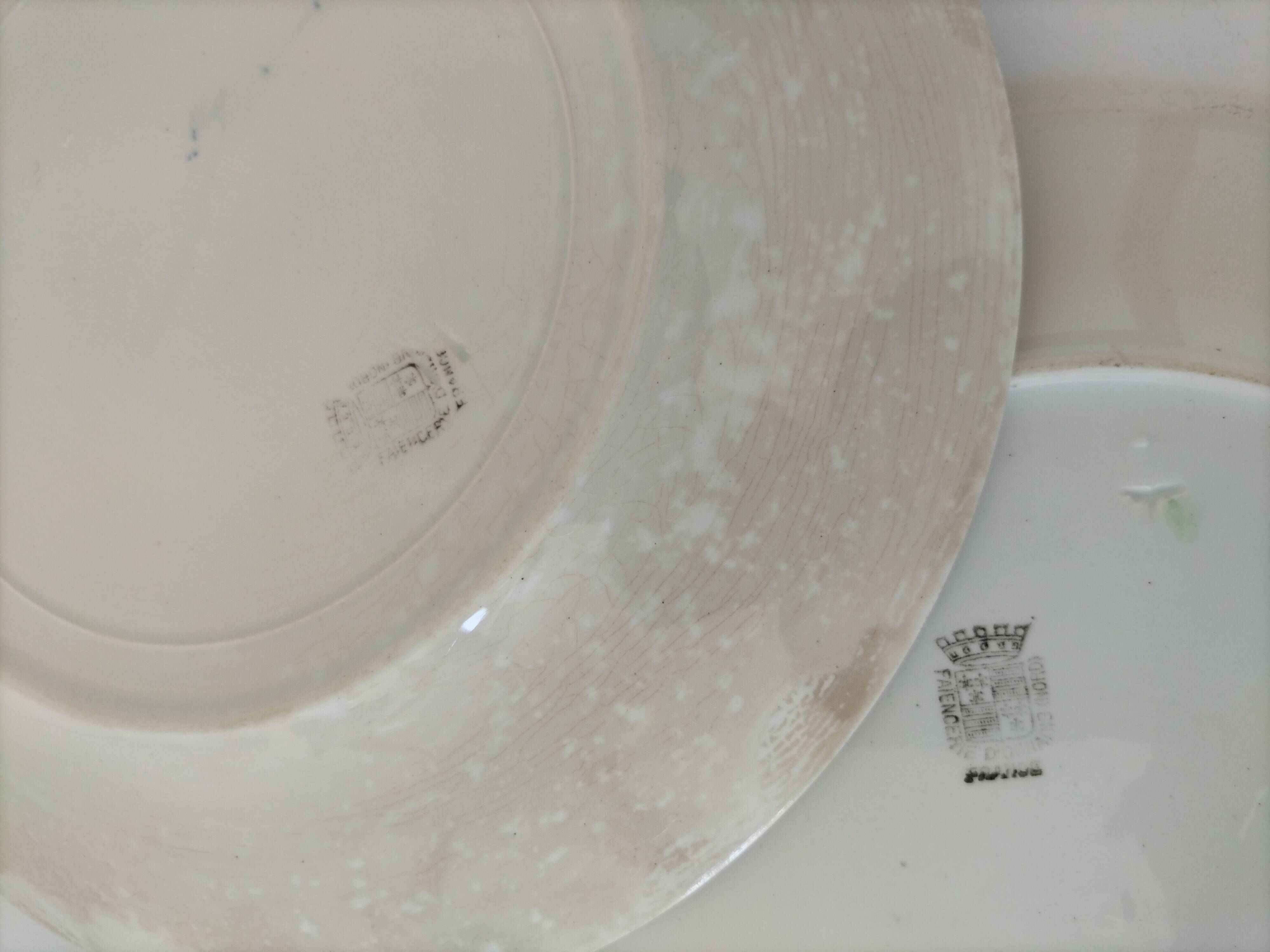 Pair of ironstone plates from Onnaing – blue and red decoration, 19th century