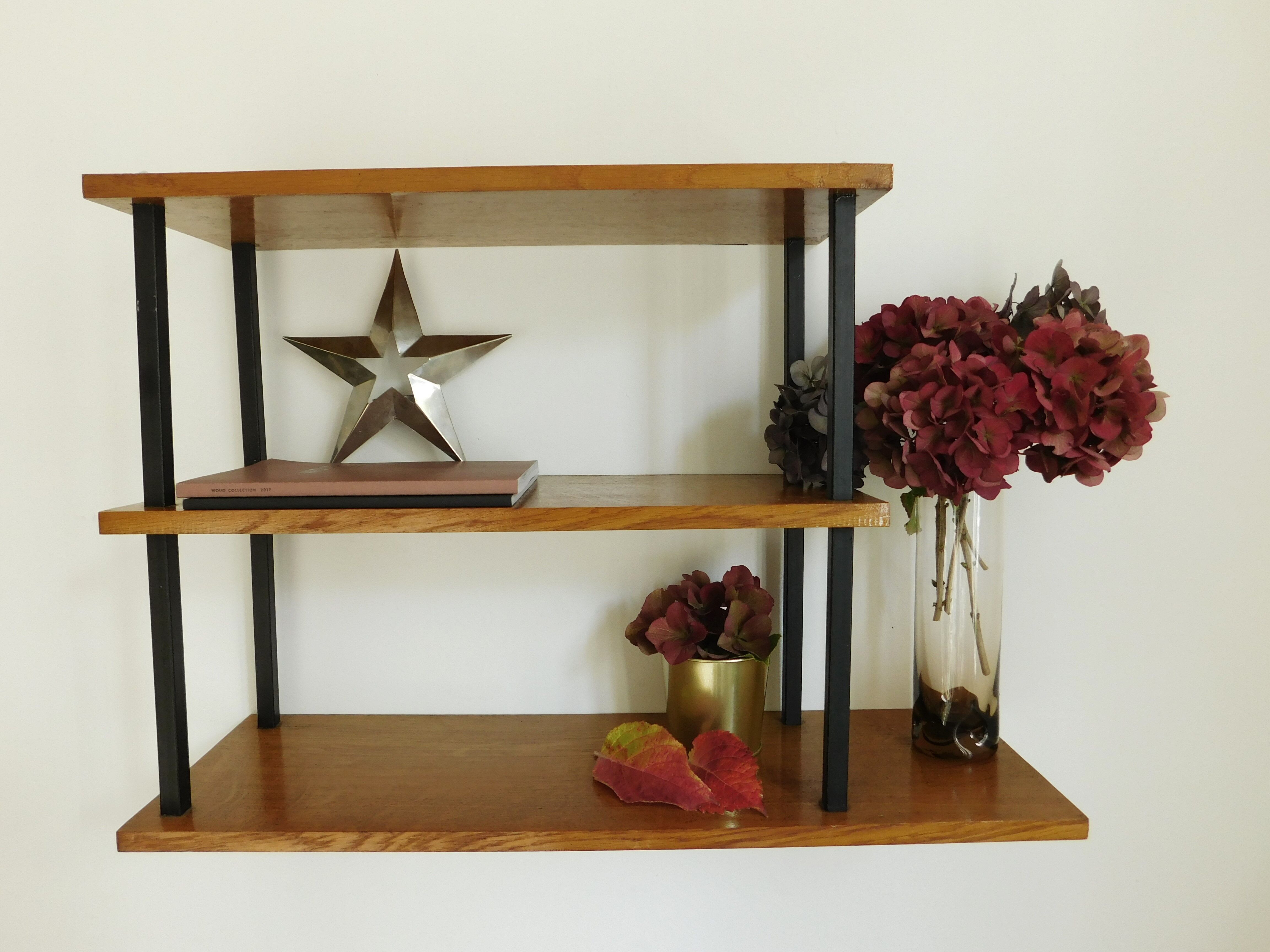 Etagère vintage asymétrique en hêtre massif