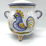 Pot couvert en faïence décor rustique – motif coq – XXe siècle