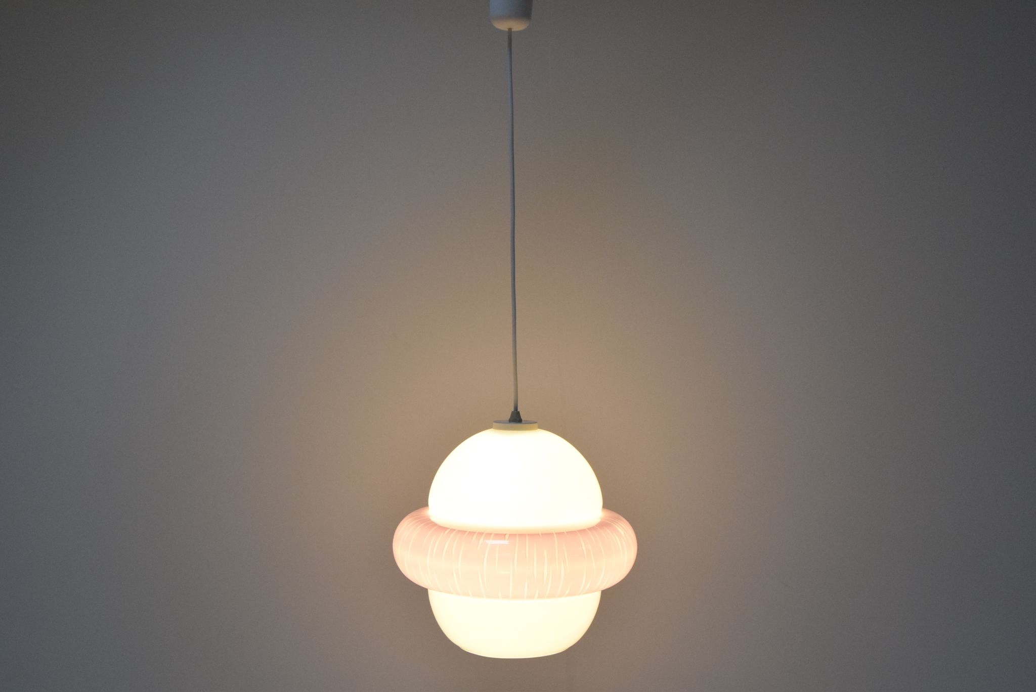 Suspension en verre du milieu du siècle, années 1960