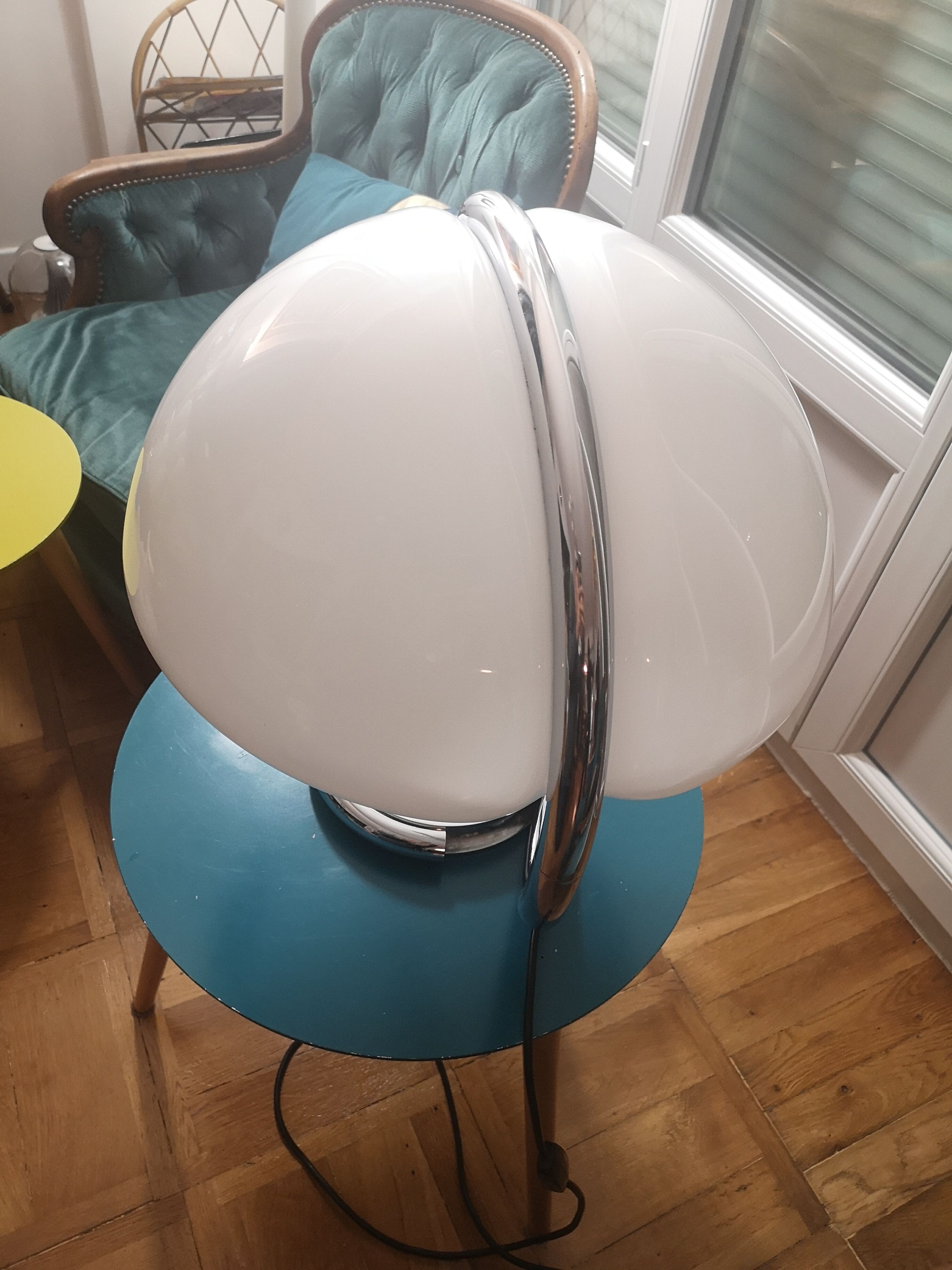 Leo Martinelli's meandering lamp