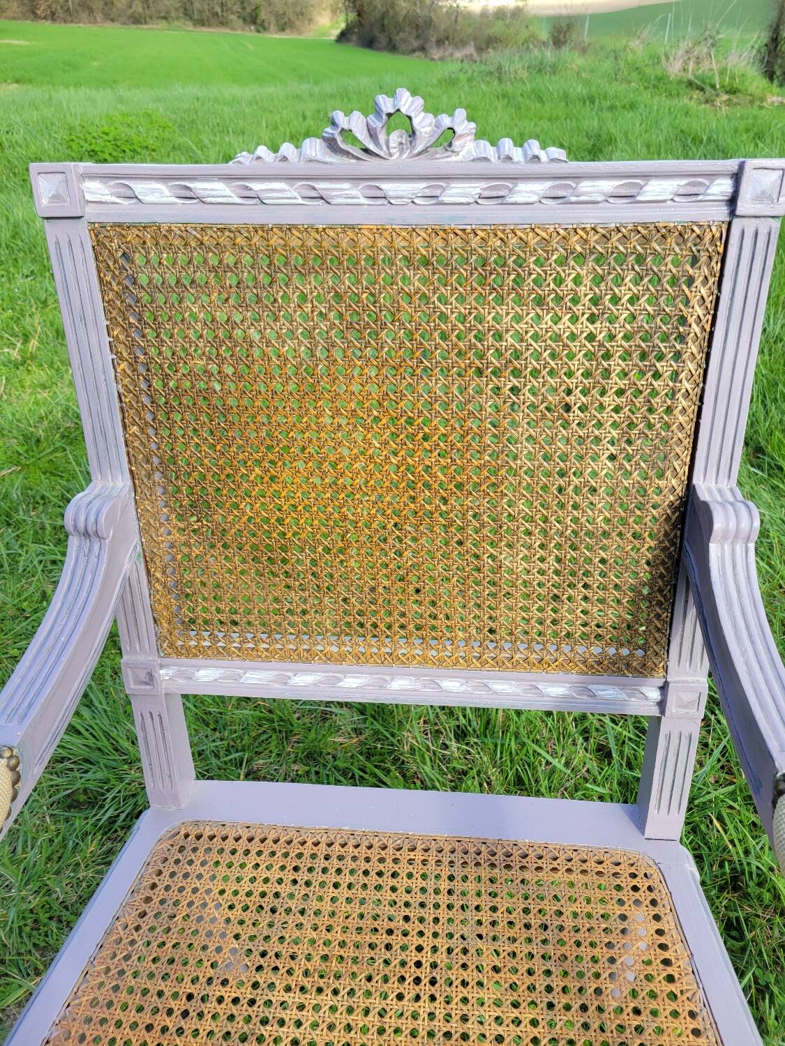 Fauteuil Louis XVI en cannage, milieu du XIXe siècle
