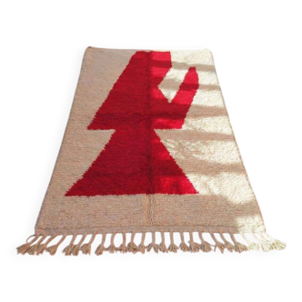 Handmade pure wool Berber rug in red and white, 150/250 cm.