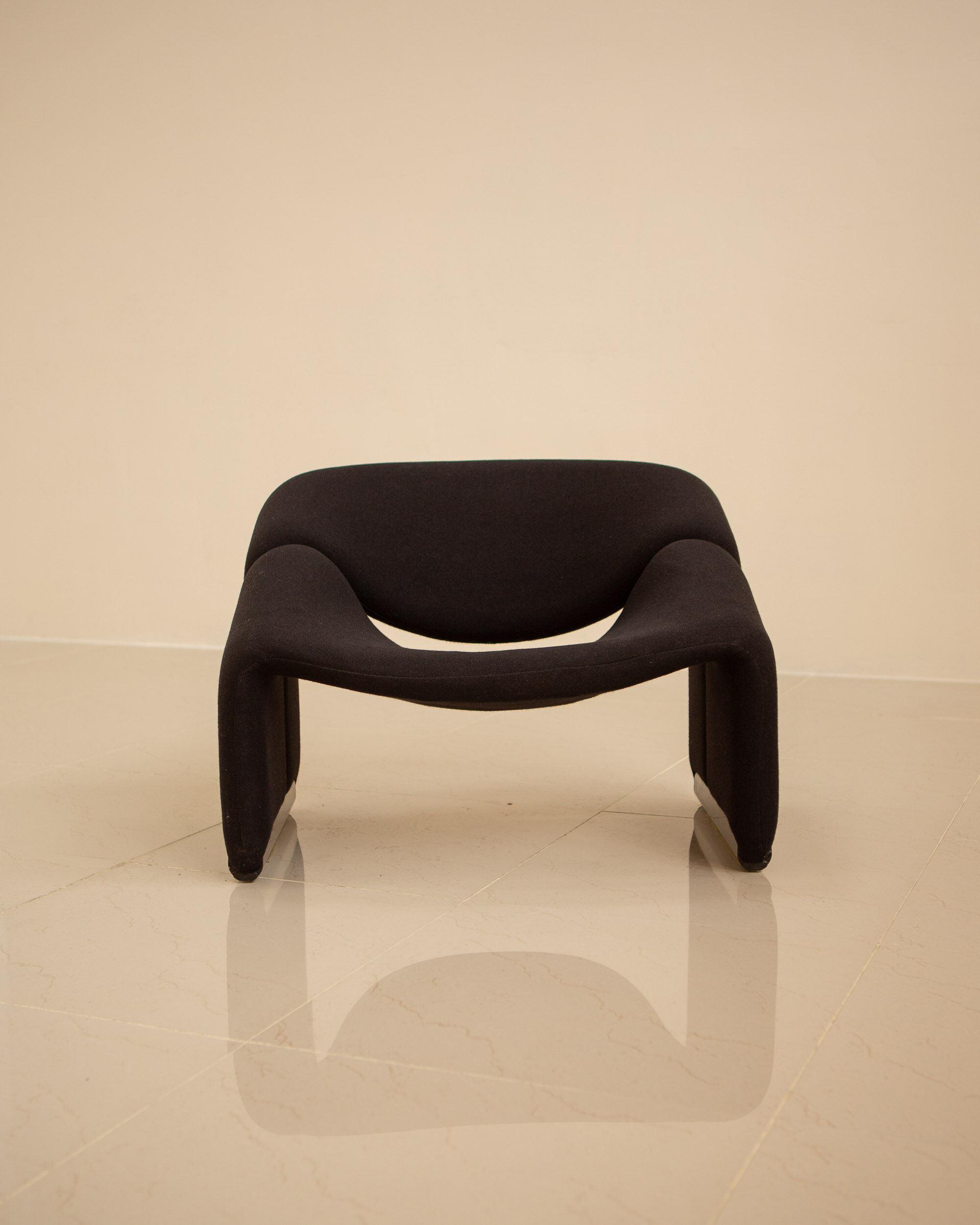 Groovy F598 armchair black by Pierre Paulin for Artifort 70's