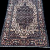 Ancient carpet of Persian tribe Sennebafe