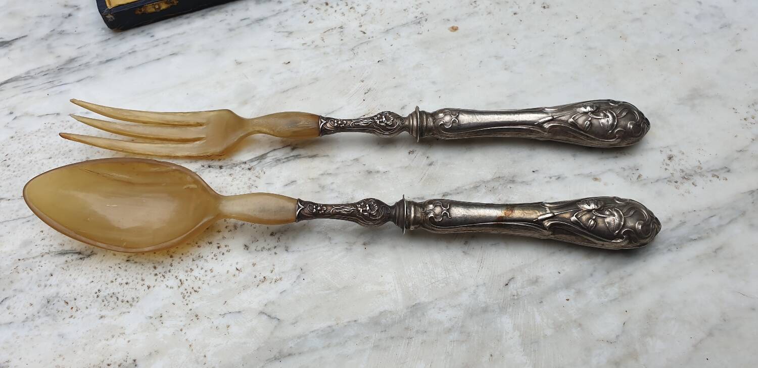 Art Nouveau salad servers in horn and silver metal
