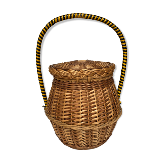 Vintage basket with lid