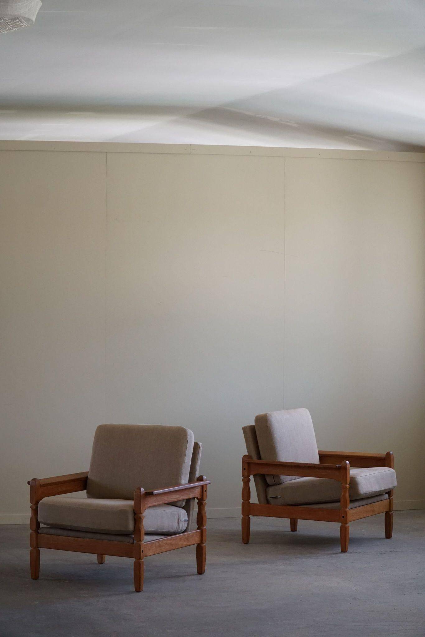 Modern Danish, Pair of Lounge Armchairs in Oak and Linen, Henning Kjærnulf, 1960s